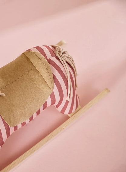 Schaukelpferd Mila – Clay Pink Stripe – FSC-zertifiziertes Holz - Kid's Concept