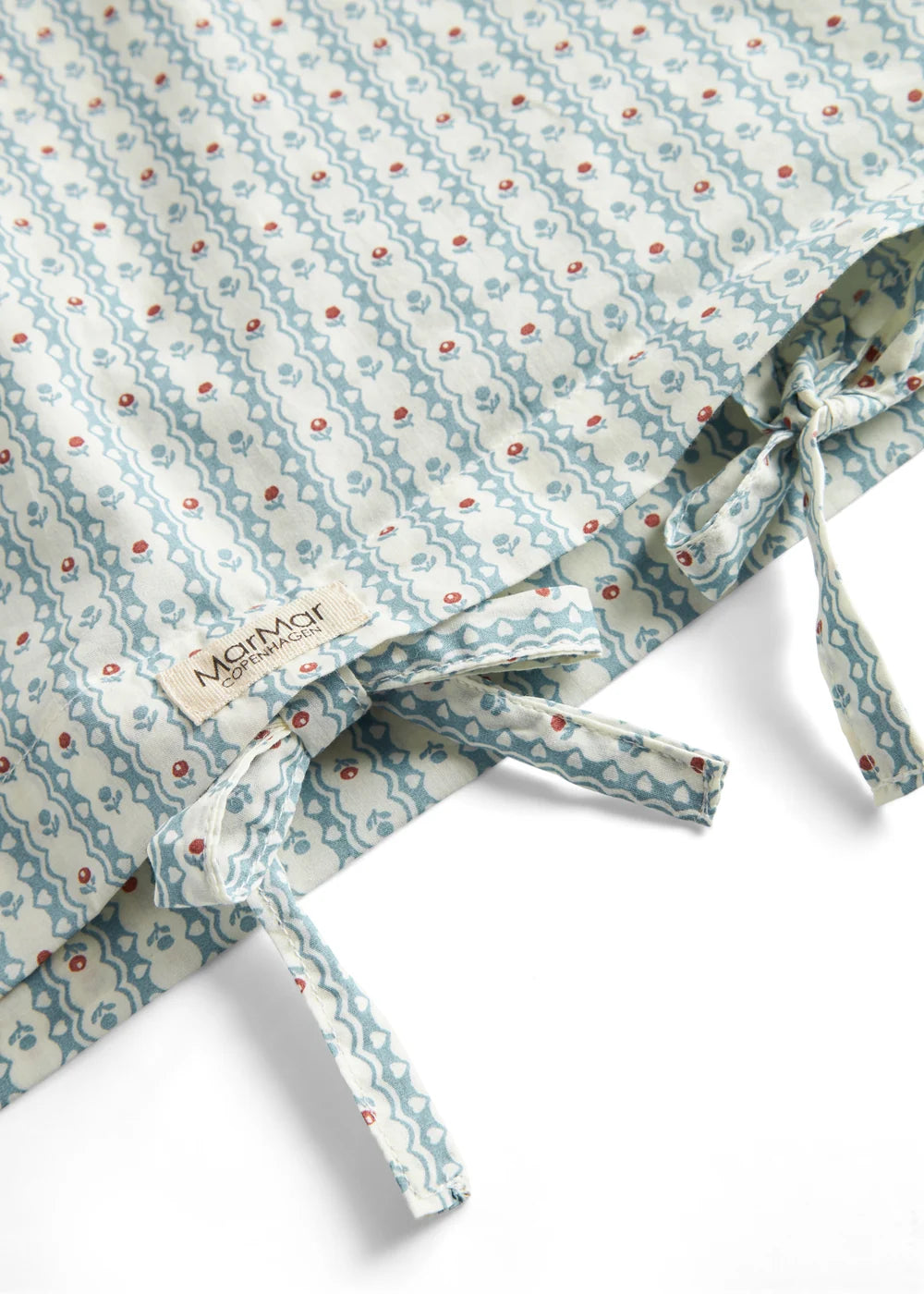 Bed Linen Junior Floral Stripe – Biologisch katoenen – Junior dekbedovertrek – Bloemen- en streeppatroon – 100 × 140 cm – MarMar Copenhagen