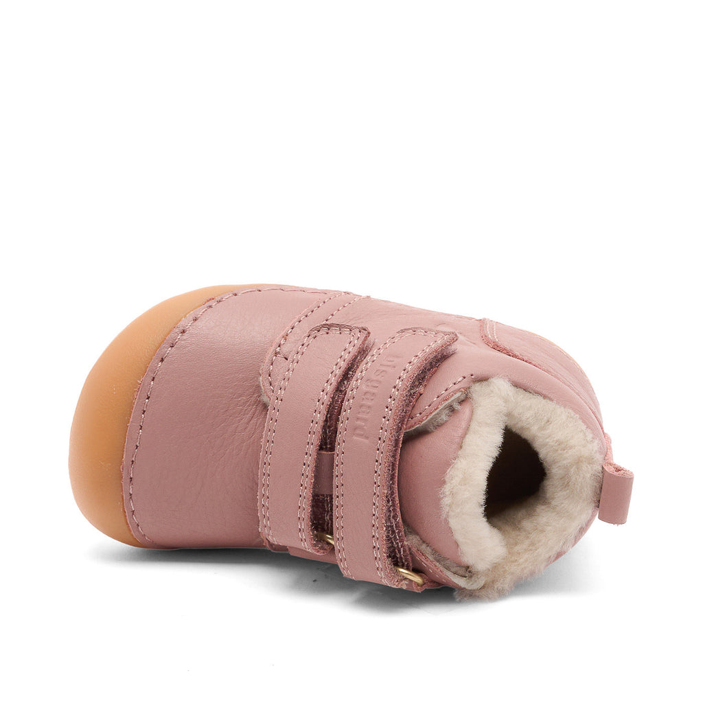 Barefoot Carter Lamb – Rose – Bisgaard: top view of the shoe showing the lining.