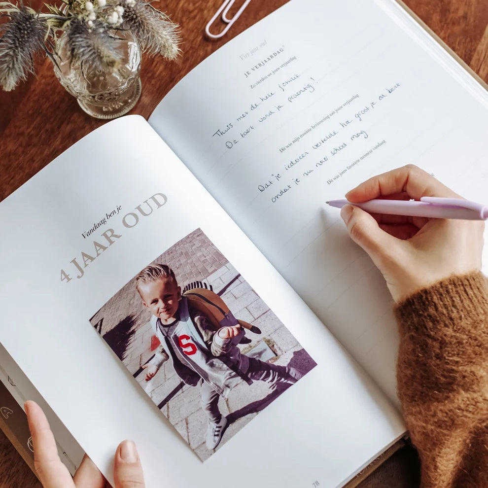 Toen jij steeds groter werd – Livre souvenir d'enfance à compléter de 1 à 10 ans avec souvenirs et étapes clés – Birth Lines