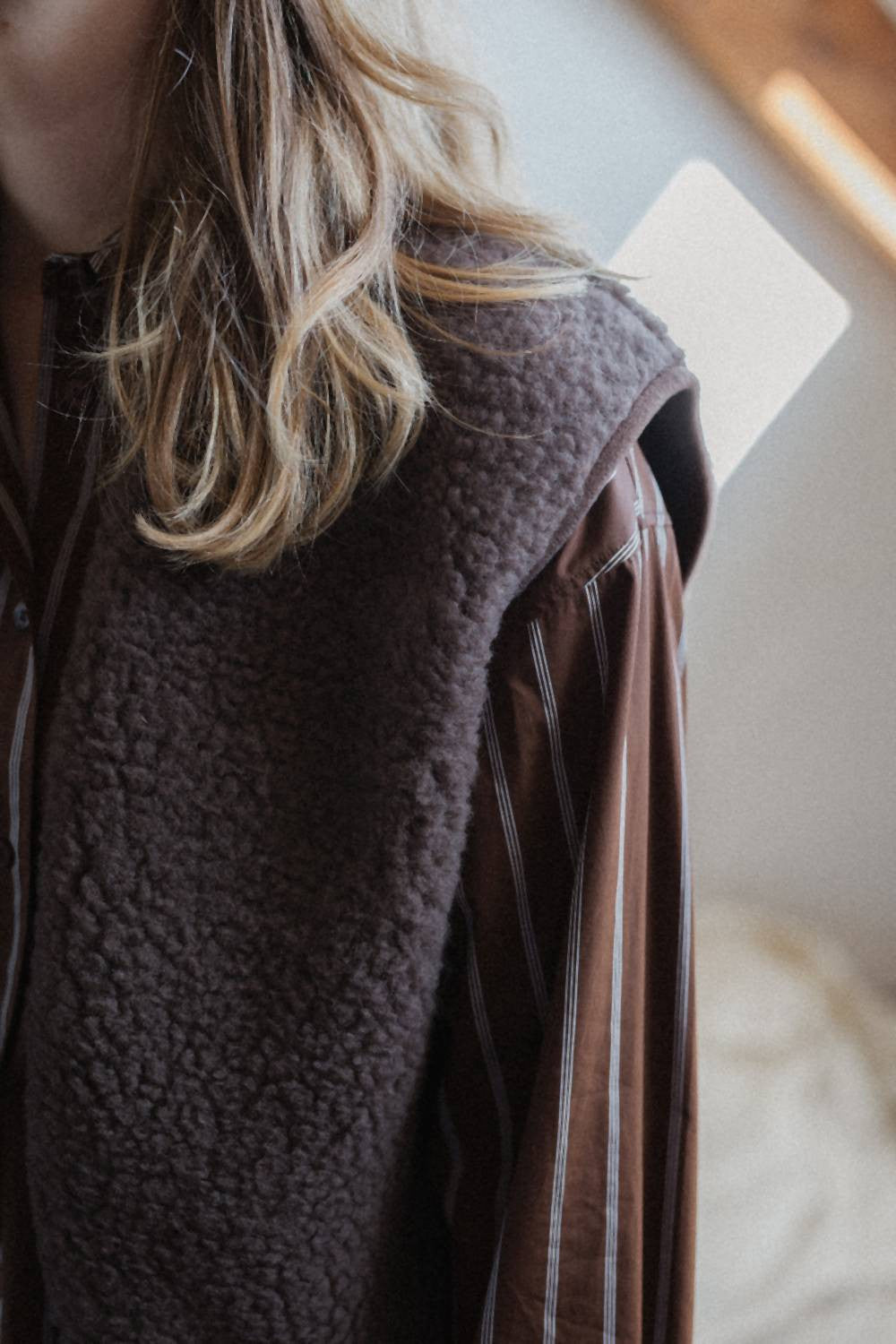 Camino Gilet – Choco Martini Light – Women's cropped 100% wool vest – Alwero