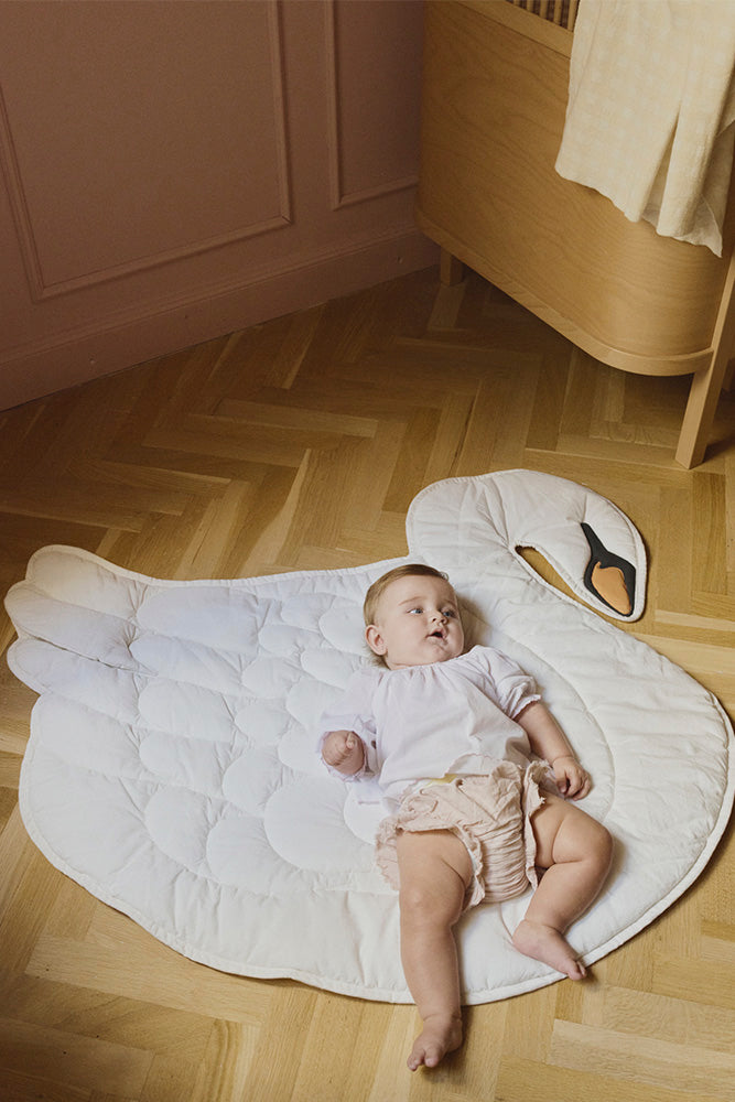 Playmat Swan - Gewatteerd speelkleed met knisperdetails - Lorena Canals - productfoto - afbeelding 2