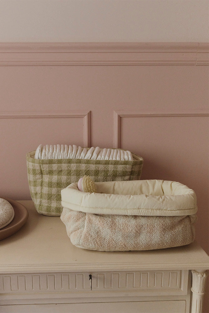 Quilted Basket – Gewatteerde opbergmand – Matcha & Rose – 30 × 20 × 20 cm – Lorena Canals