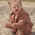 Baby Bello - Baby Badjas - Burro - 100% biologisch mousseline katoen - baby close up