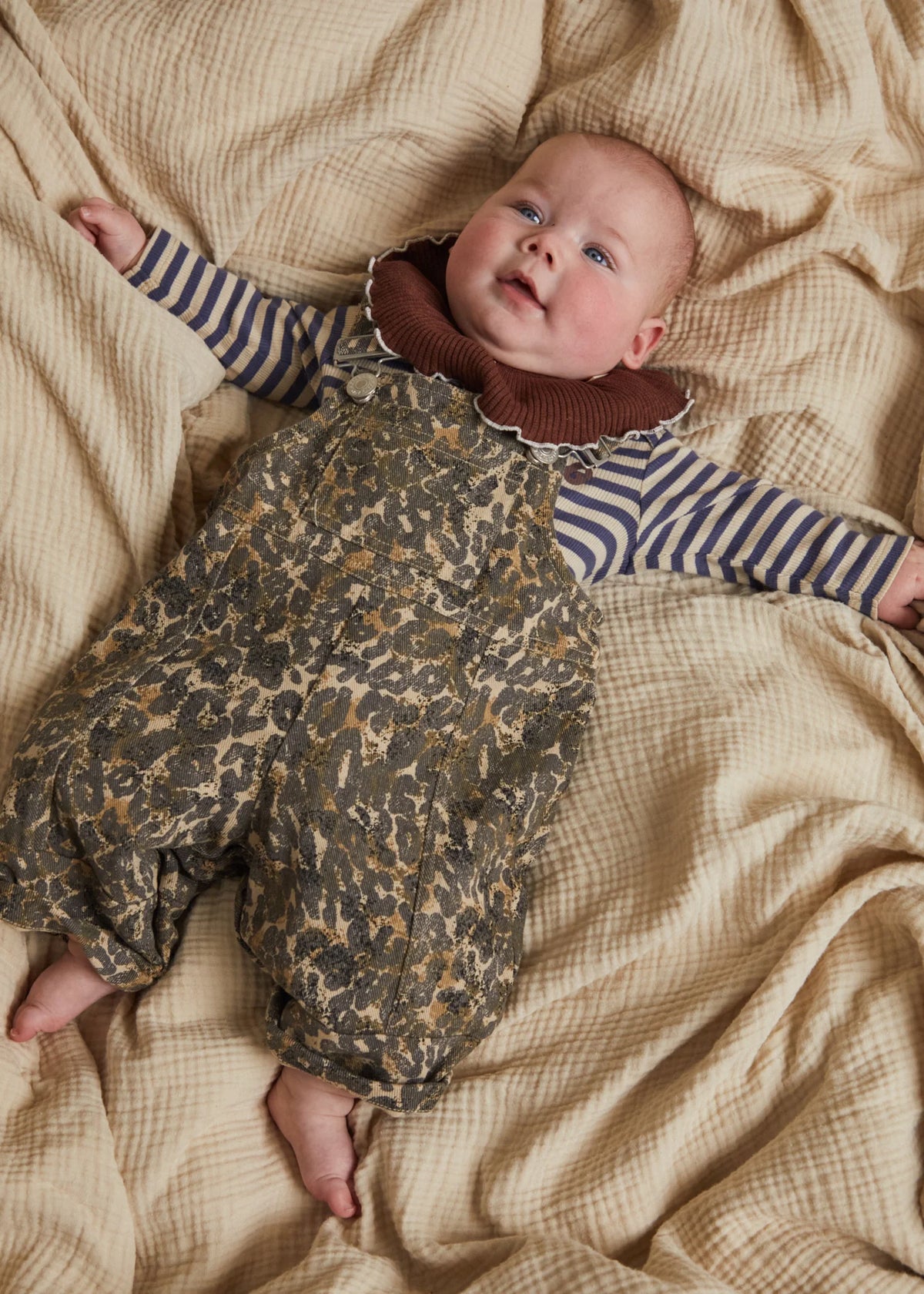 Blythe Leopard Dungaree – Oversized Tuinbroek met Luipaardprint – Biologisch katoen – Claude & Co