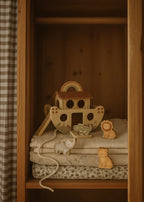 Speelboot rijgset - Buddy Boat - Houten speelgoed - Mrs Ertha - productfoto - afbeelding 3