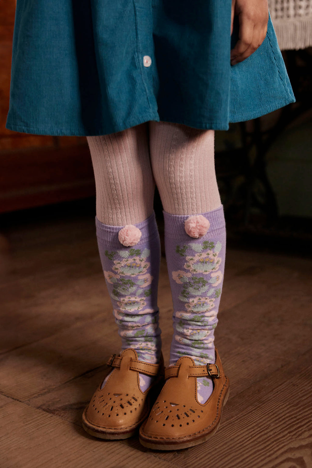 Kniekousen Chelie met pompons - Katoenmix - Parme - Louise Misha - productfoto - afbeelding 2