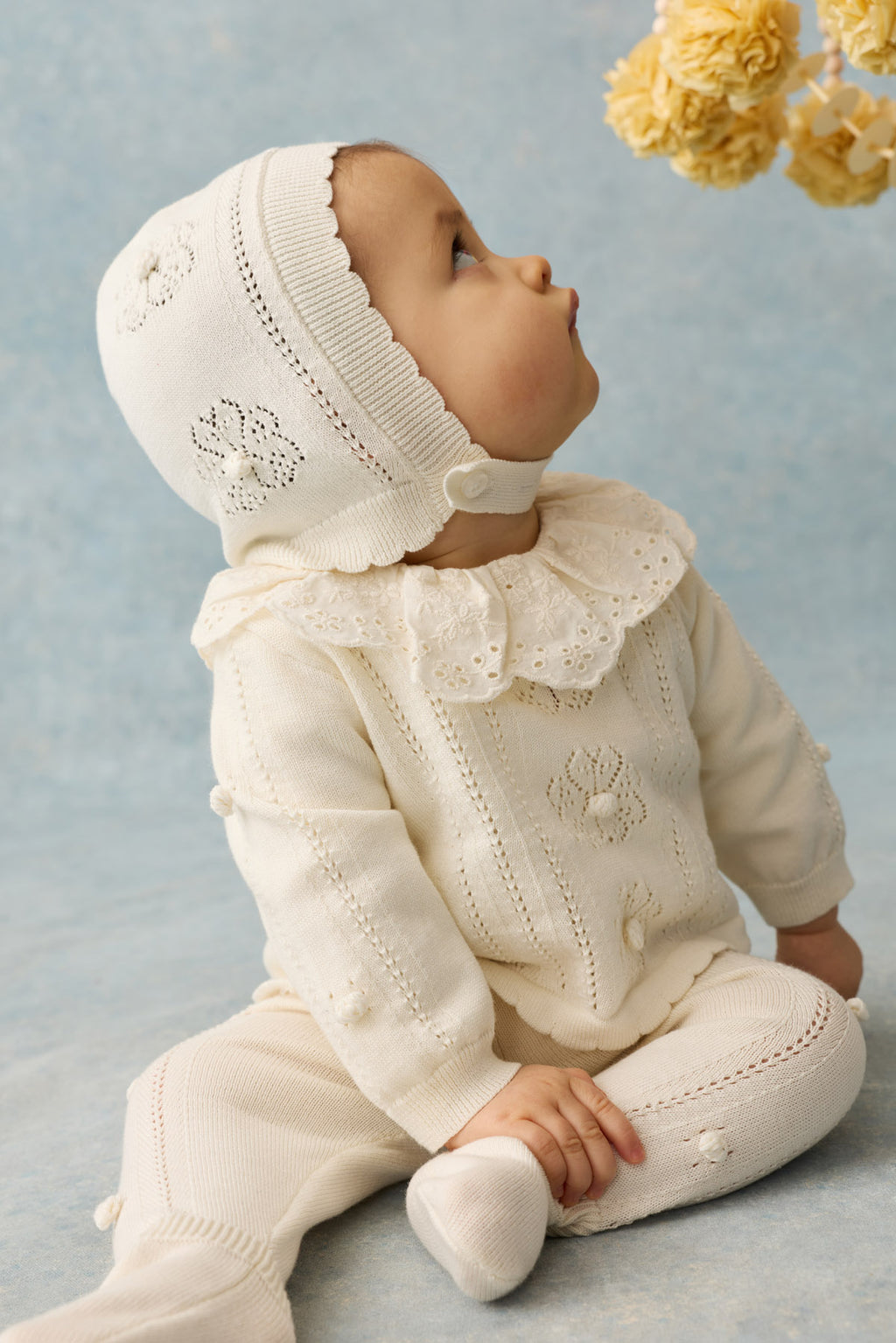 Babyset Bliss met trui, broekje en mutsje - Katoen & zijde - Cream - Louise Misha - productfoto - afbeelding 4