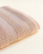 Deken Freddie - 70 x 100 cm - 100% extra fine Italiaanse merino wol - Hvid - opgevouwen