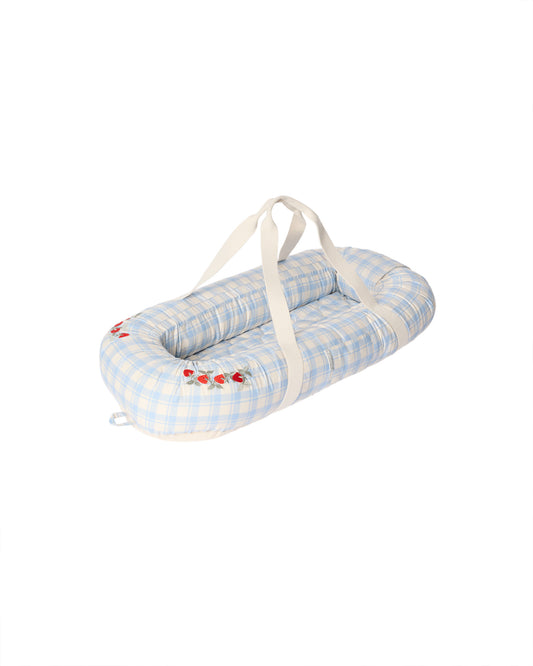 Baby Nest - Plaid Sky Blue - Babylft - Biologisch katoen - Geruit/Aardbeitjes - Garbo & Friends