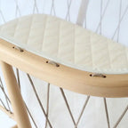 KUMI Wooden Cradle - Schommelend Houten Wiegje - Charlie Crane - productfoto - afbeelding 4