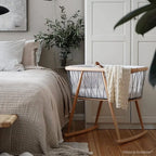 KUMI Wooden Cradle - Schommelend Houten Wiegje - Charlie Crane - productfoto - afbeelding 5