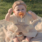 Baby Bello - Speendoekje Koko the Koala – Soft Ivory – Merino Speendoekje lifestyle