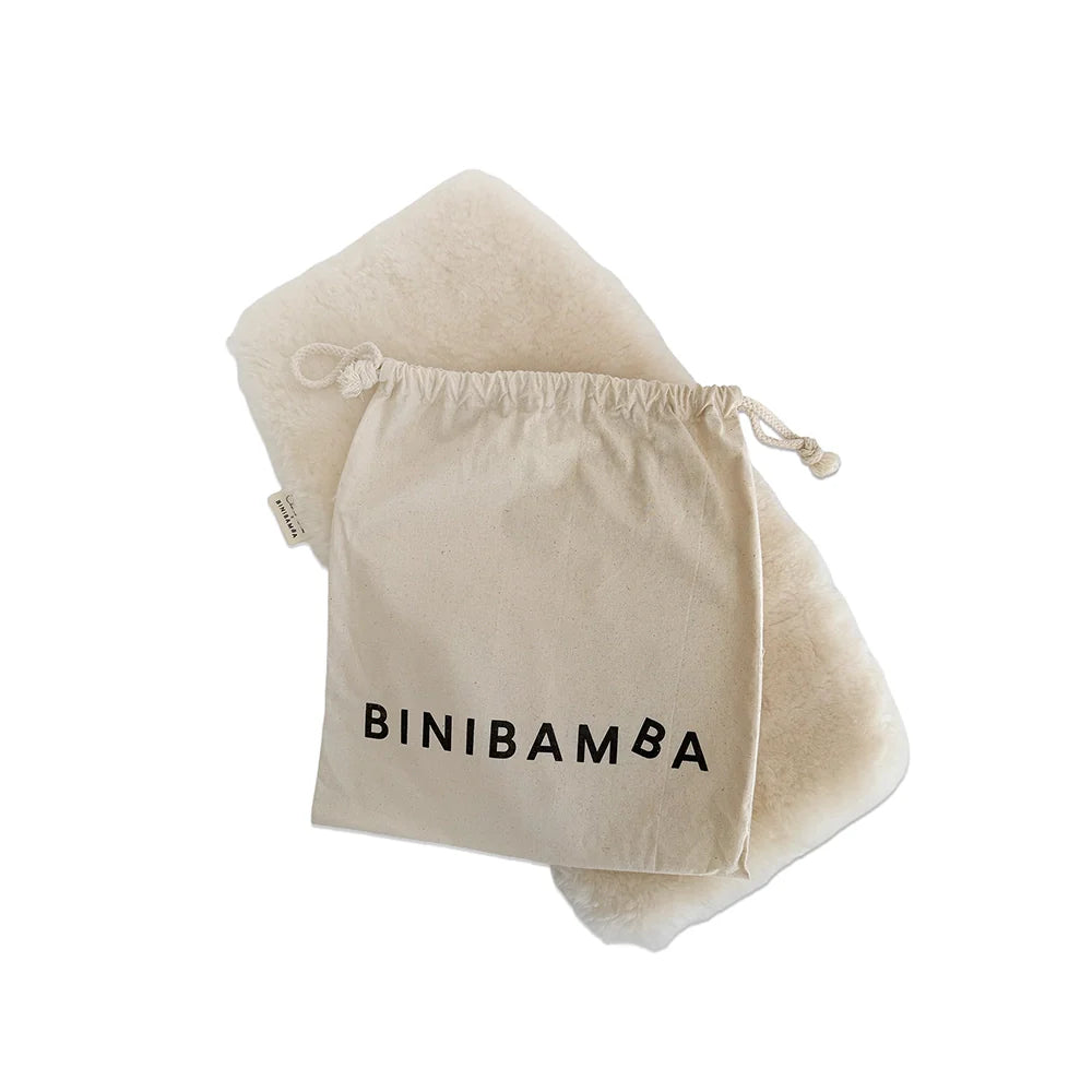 Sheepskin for LEVO Baby Rocker - 100% Merino Schapenvacht - Charlie Crane x Binibamba - productfoto - afbeelding 3