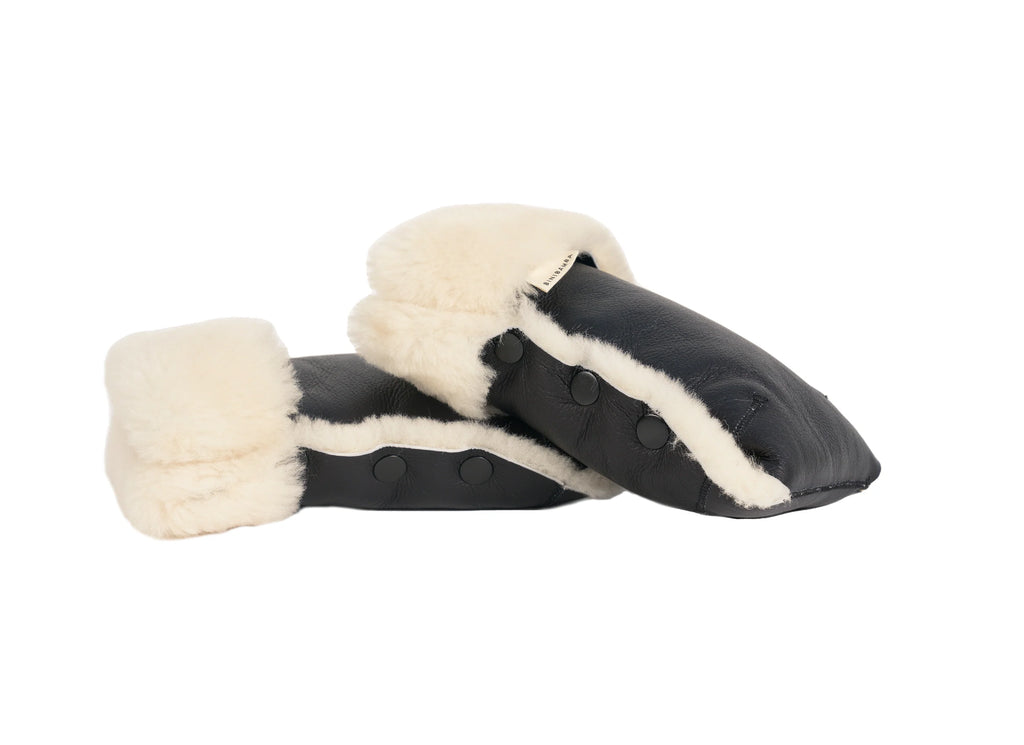 Stroller Mittens made of Merino Sheepskin - Noir + Milk - BINIBAMBA