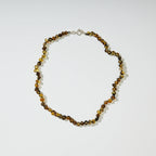 Green Amber Adult Necklace – Collier femme en ambre de la Baltique vert poli – Nirrimis