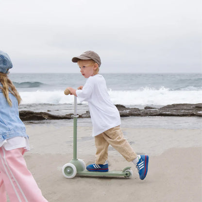 Eco step/scooter - Olive - 100% gerecycled materiaal - Banwood