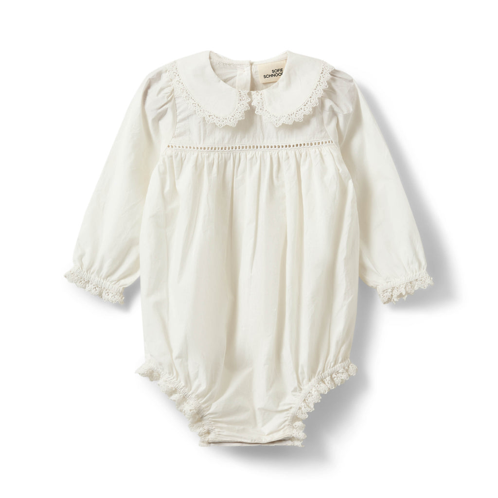 Romper BeaKB met kanten kraag - 100% katoen - Sofie Schnoor
