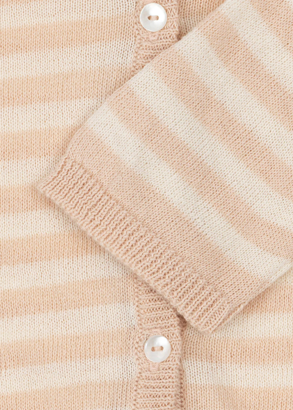 Venti Knit Cardigan - Cameo Rose - Fijngebreid Vestje - Biologisch Katoen - GOTS - Konges Sløjd - close up