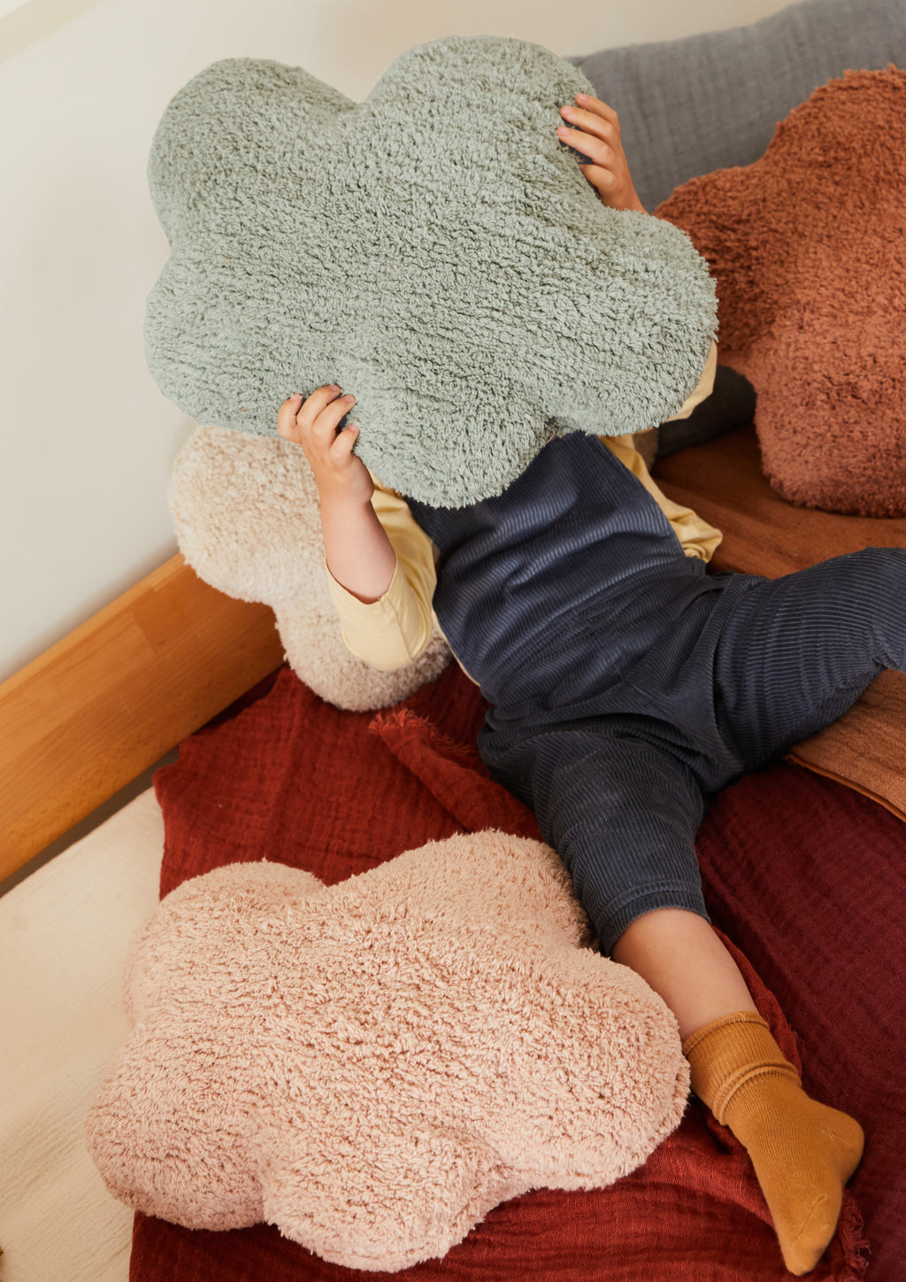 Cushion Cloud - Wolkenkussen - Blue Sage, Rose & Natural - 40 × 50 cm - Lorena Canals - productfoto - afbeelding 4
