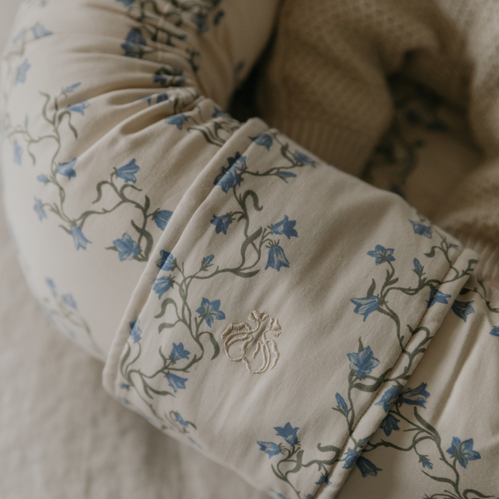 Baby Nest - Bellflower - Babylft - Biologisch katoen - Blauwe bloemen - Garbo & Friends - Garbo&Friends - productfoto - afbeelding 2