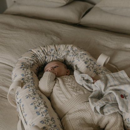 Baby Nest - Bellflower - Babylift - Organic cotton - Blue flowers - Garbo & Friends