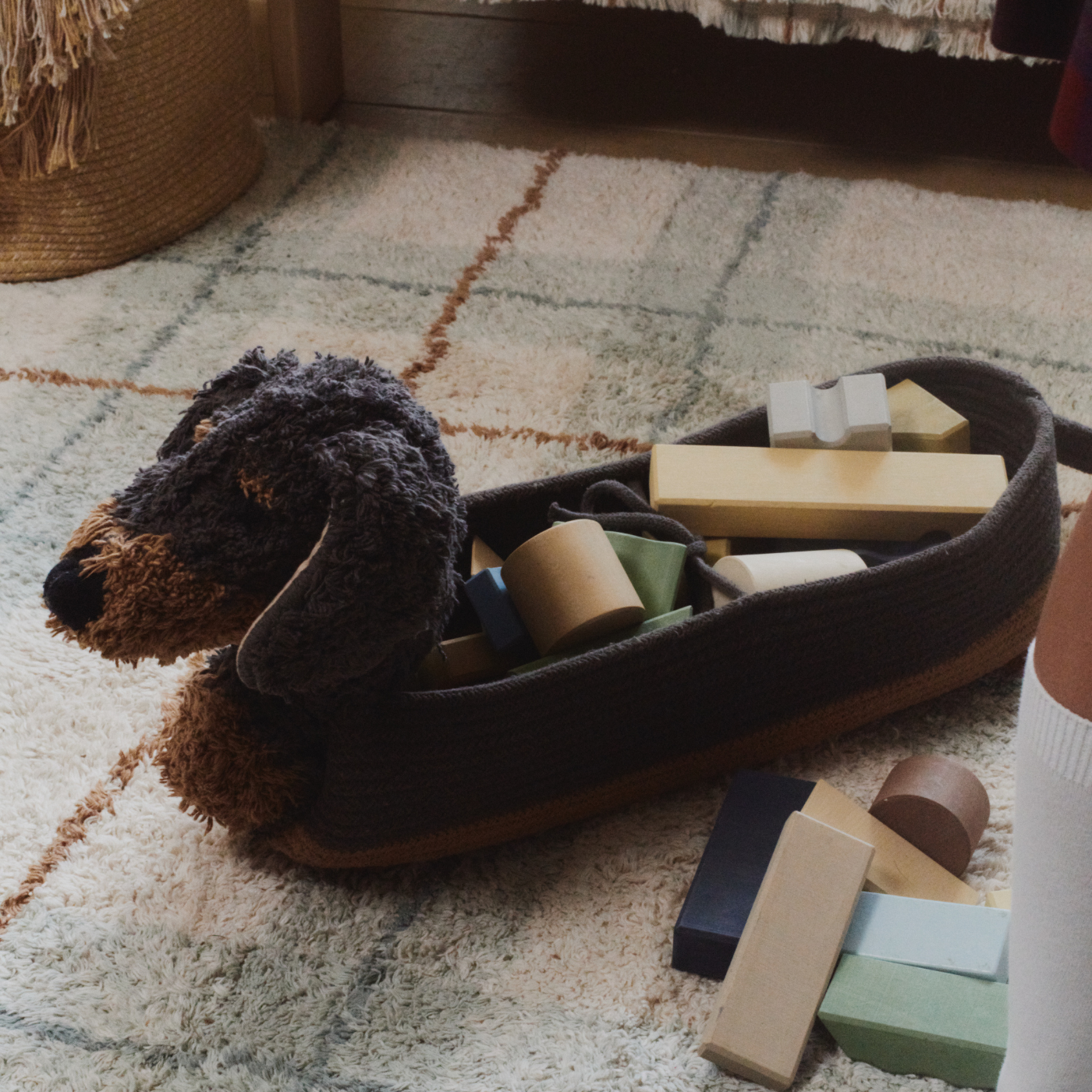 Basket Sparky – Opbergmand Teckel – Brown – 59 × 16 × 23 cm – Lorena Canals