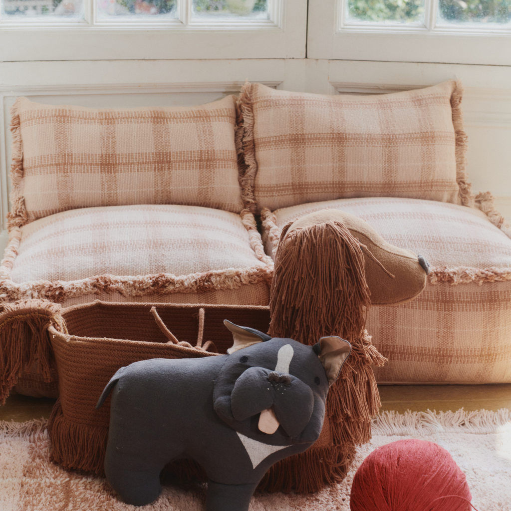 Handloom Pouf - Rose - 40 × 40 × 20 cm - Lorena Canals - productfoto