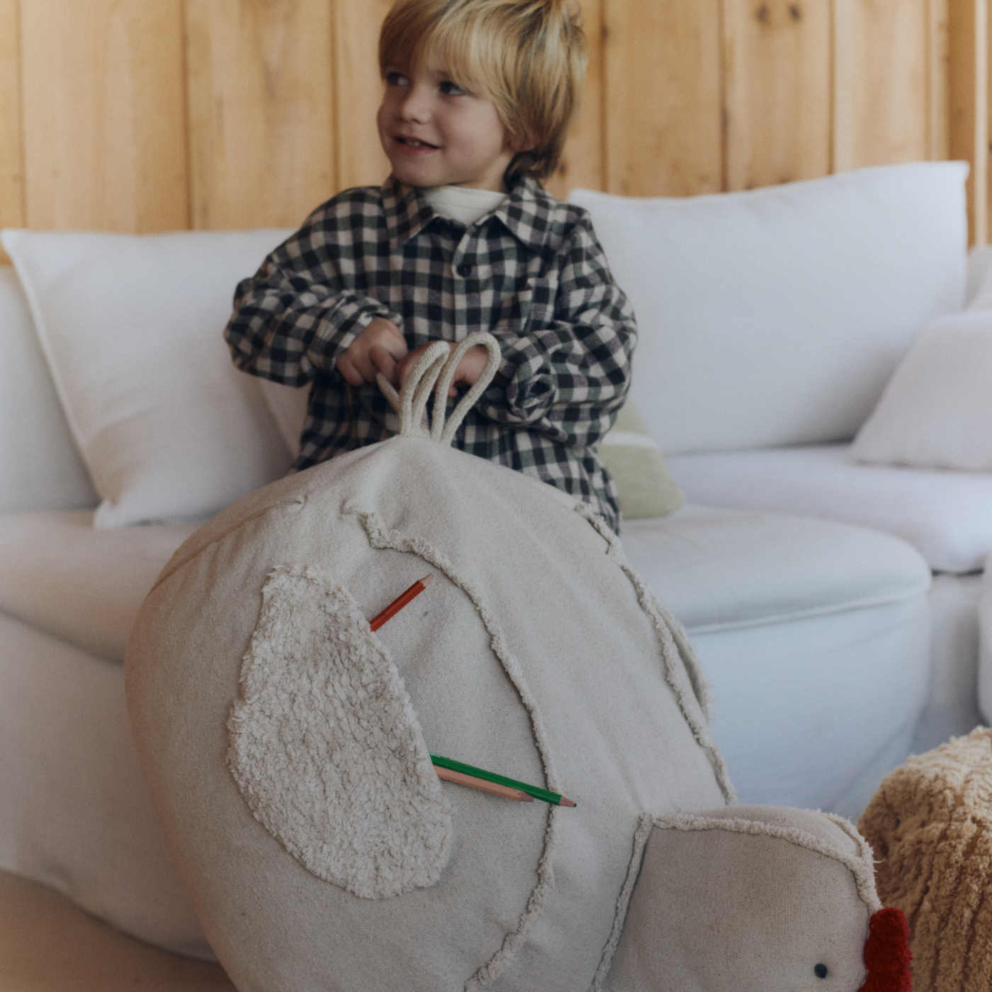 Pouf Chicken – Kinderpoef Mamma Chicken – 60 × 40 × 44 cm – Lorena Canals