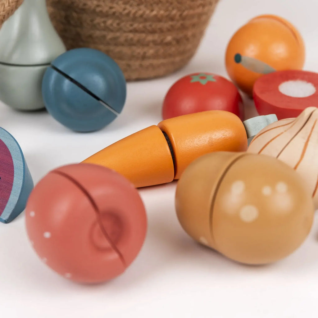 Houten Fruit- en Groenteset – 8-delige speelset met jute mandje – Egmont Toys
