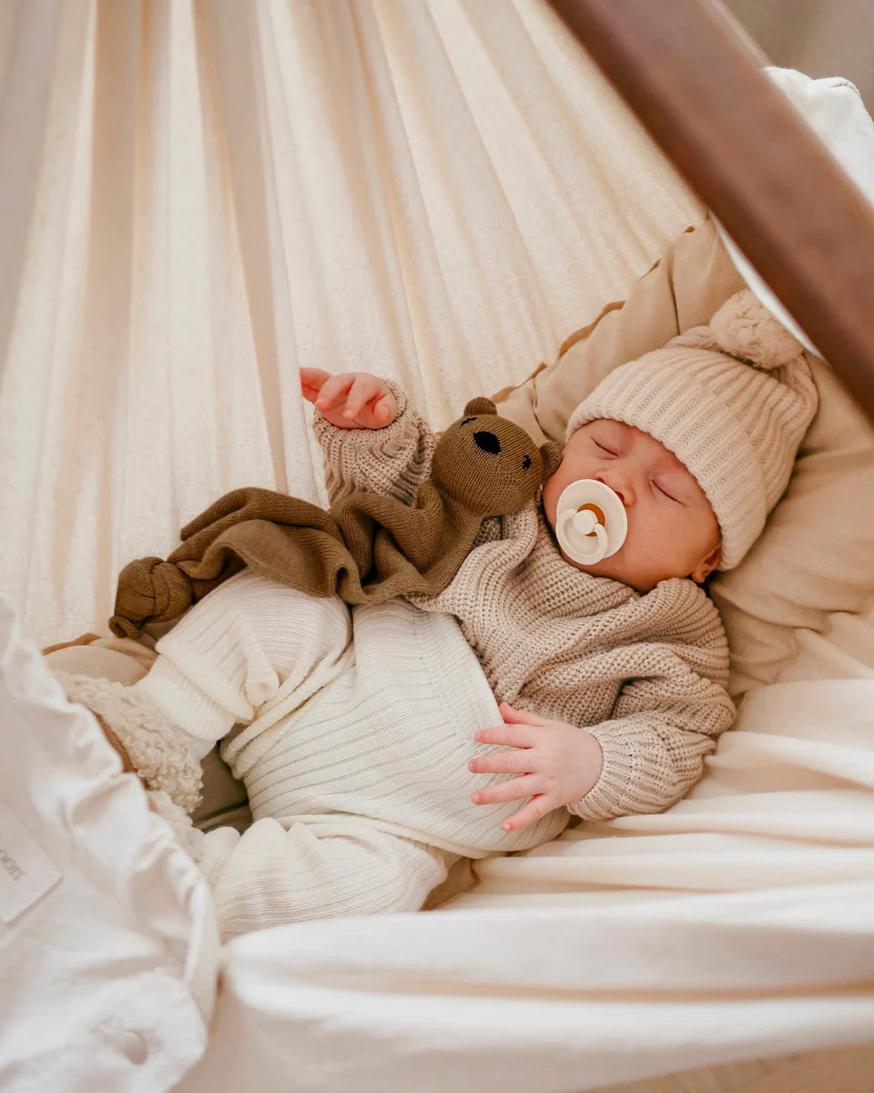 Bundel met Wiegmotor en statief - Hangmat - Classic Bundle Baby Hammock - Moonboon - baby in hangmat