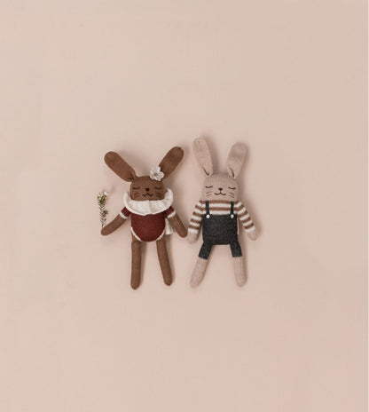 Gebreid knuffel konijntje - Sienna bodysuit - Alpaca wol - Main Sauvage