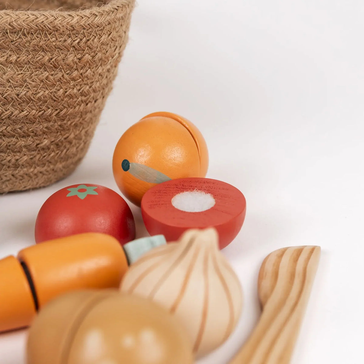 Houten Fruit- en Groenteset – 8-delige speelset met jute mandje – Egmont Toys