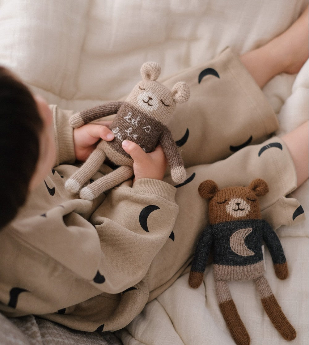 Gebreid knuffel beertje - 'Lets be friends' teddy - Alpaca wol - Main Sauvage x Organic Zoo