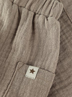 Baby broekje - Biologisch katoen/Mousseline - Bruin/Moon Rock - Huttelihut close up