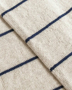 Scarf Igor - gestreepte sjaal van 100% extra fine Italiaanse merino wol - Hvid - close up
