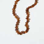 Raw Caramel Adult Necklace – Damenkette aus rohem karamellfarbenem Bernstein – Nirrimis