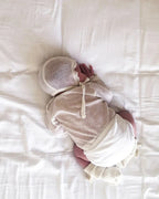 Strikmutsje met kant - Wol/zijde - Ajour baby mutsje - White - Joha - productfoto - afbeelding 3