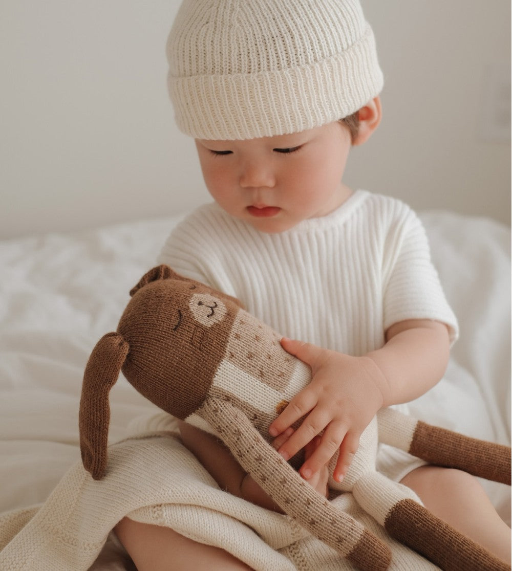 Grote konijnen knuffel - Large bunny - Ecru overall - Alpaca wol - Main Sauvage
