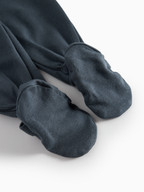MarMar Copenhagen Rula Modal Boxpak met Voetjes  Zacht Overslag Baby Jumpsuit Biologisch Katoen en TENCEL™ Modal close up onderkant blue