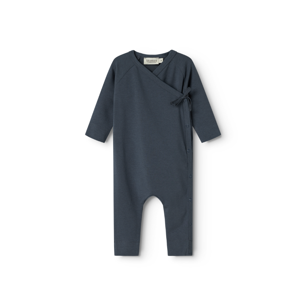 MarMar Copenhagen Rula Modal Overslag Boxpak Zacht Baby Jumpsuit met Wikkelsluiting TENCEL™ Modal & Biologisch Katoen navy blue donkerblauw