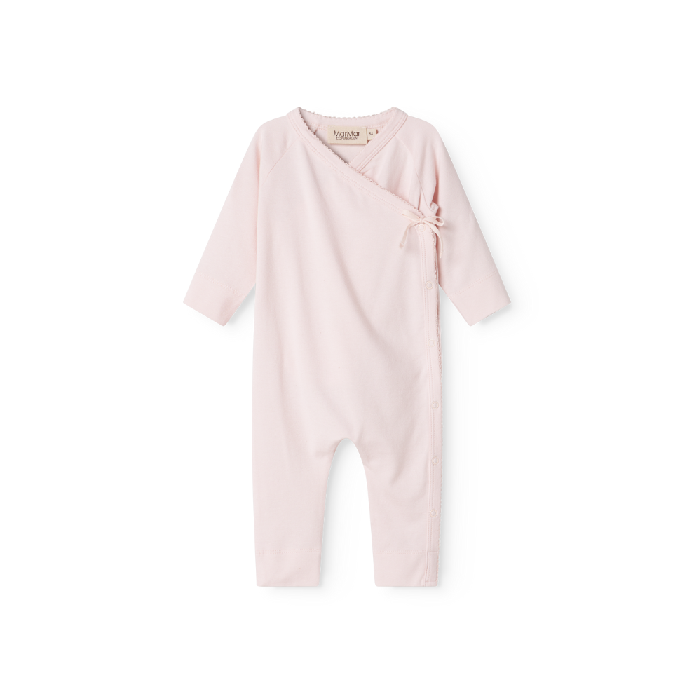 MarMar Copenhagen Rula Modal Overslag Boxpak Zacht Baby Jumpsuit met Wikkelsluiting TENCEL™ Modal & Biologisch Katoen rosa roze