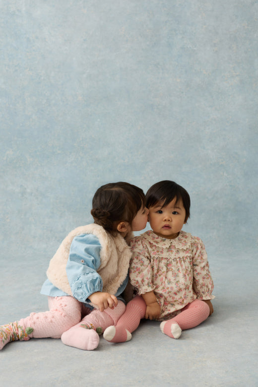 Chouchou Romper – Cream Carnation Vale – Biologisch Katoen Corduroy – Louise Misha