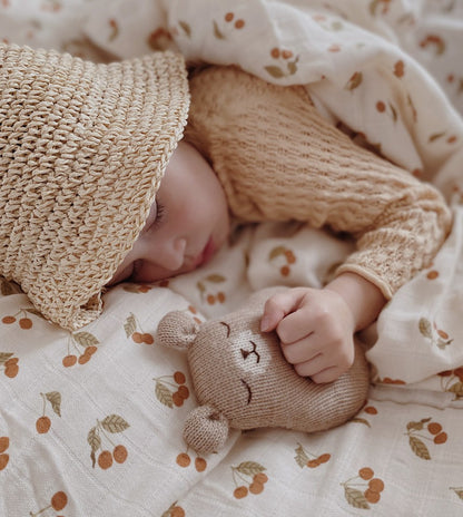 Zachte rammelaar - Beer/Teddy rattle - Alpaca wol - Main Sauvage
