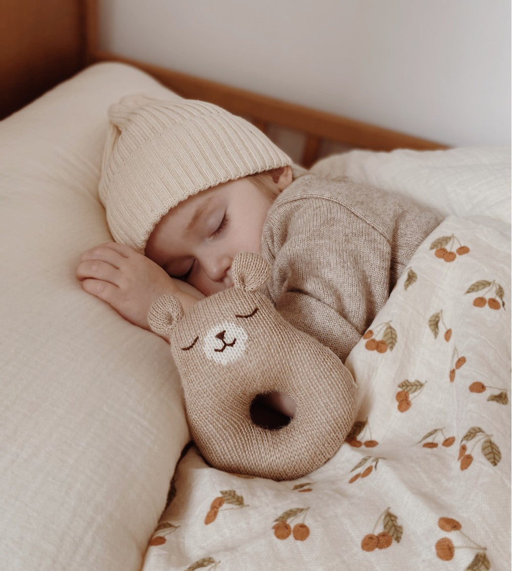 Zachte rammelaar - Beer/Teddy rattle - Alpaca wol - Main Sauvage